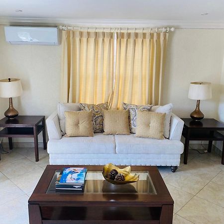 Bianca Bay Villa Saint James Bagian luar foto